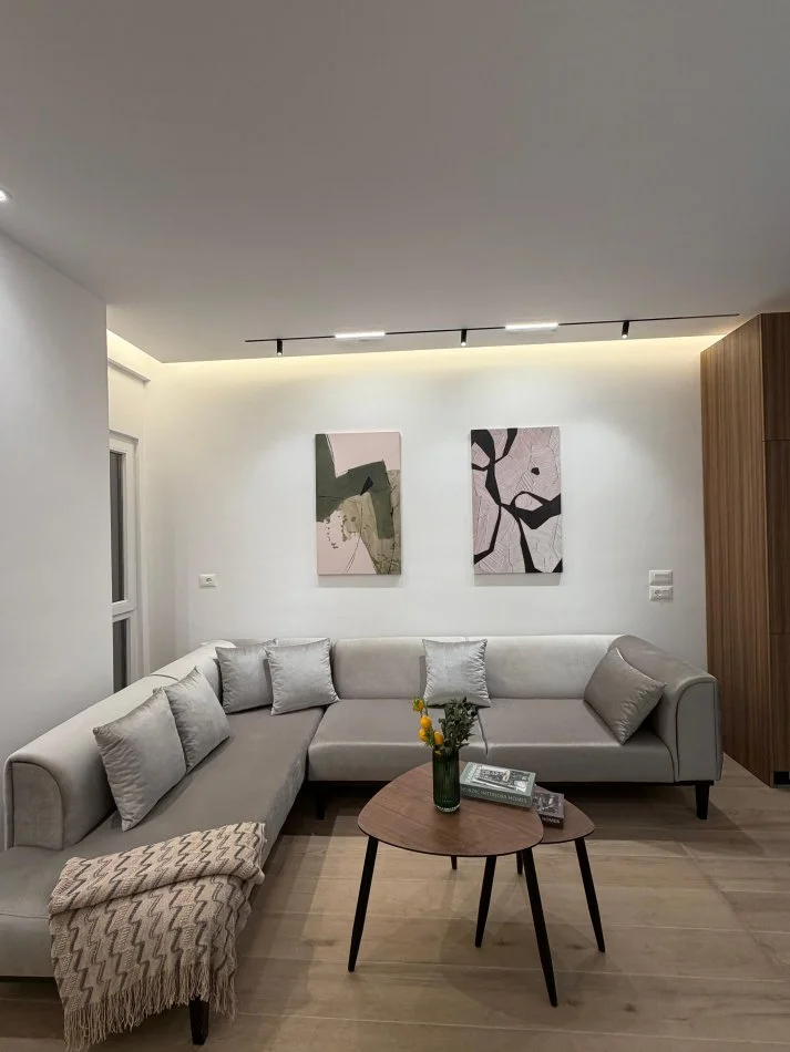 Tirane, jepet me qera apartament 1+1+Ballkon Kati 3, 70 m² 750 € (zogu i zi)