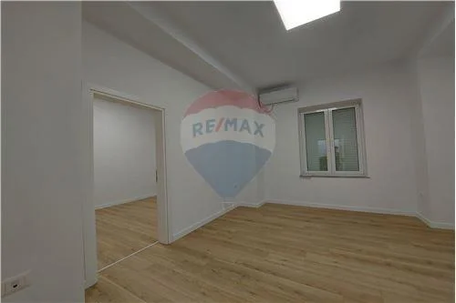 Jepet me qira Zyre te Shallvaret Myslym Shyri