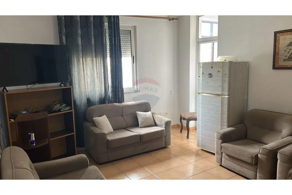 Tirane, jepet me qera apartament 1+1 Kati 4, 73 m² 560 € (Rruga Dritan Hoxha)