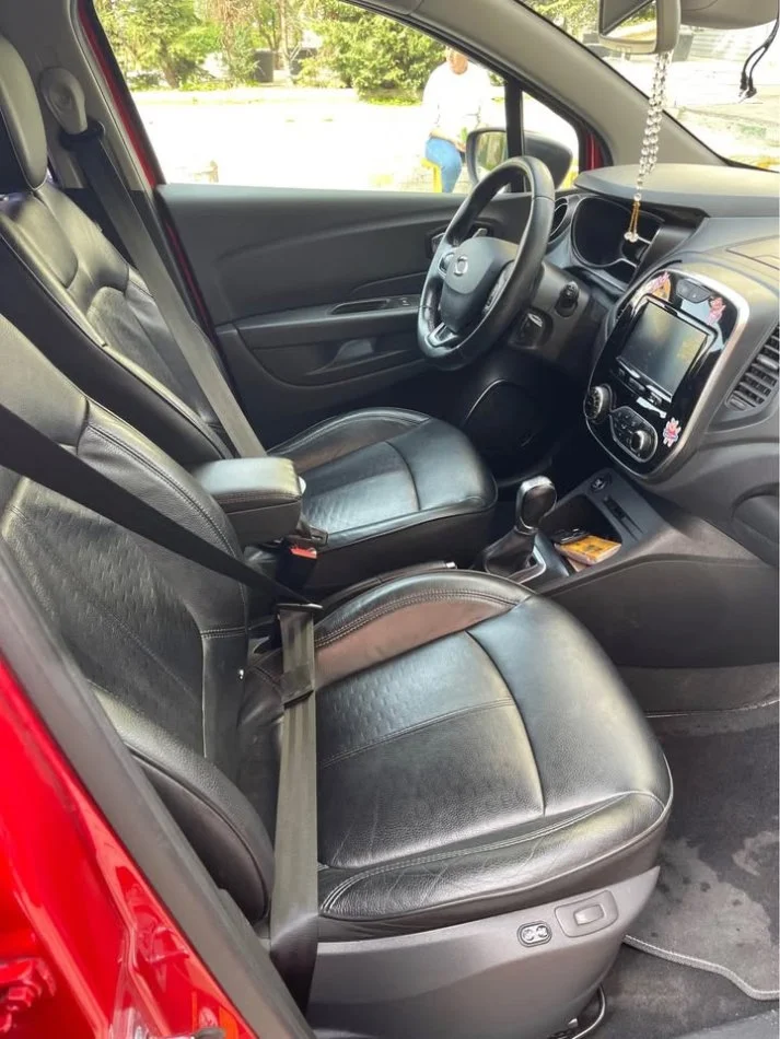 Tirane, shes Renault Captur qm3 viti 2018, full option, automat, navi, 11500 €