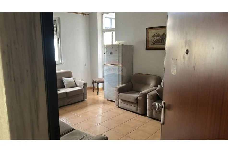 Tirane, jepet me qera apartament 1+1 Kati 4, 73 m² 560 € (Rruga Dritan Hoxha)