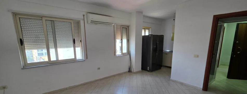 Tirane, jepet me qera zyre Kati 4, 107 m² 600 € (RRUGA JORDAN MISJA)