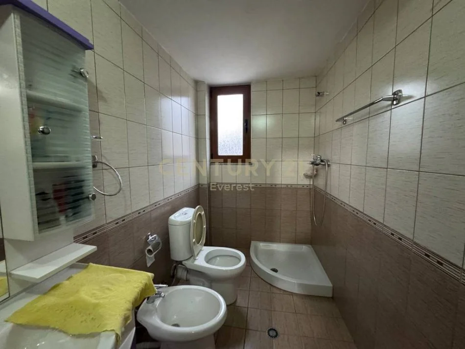 Tirane, jepet me qera apartament 1+1 Kati 3, 55 m² 400 € (SHKOLLA E BASHKUAR)
