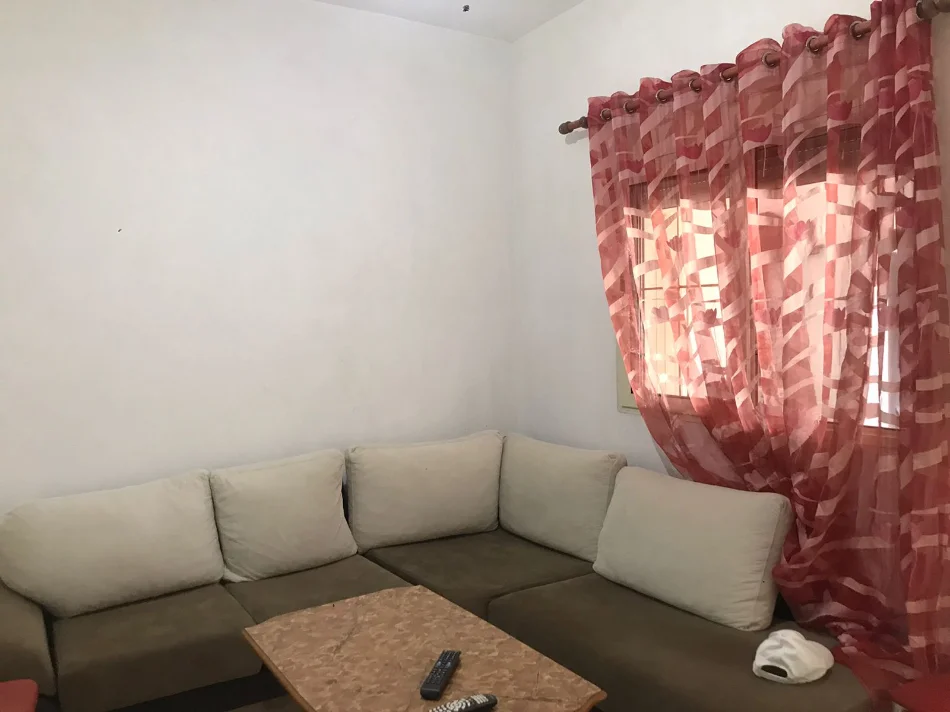 Tirane, jepet me qera apartament 1+1+Ballkon Kati 0, 56 m² 250 € (ne rrugen Pandi Stillu Tirane.)