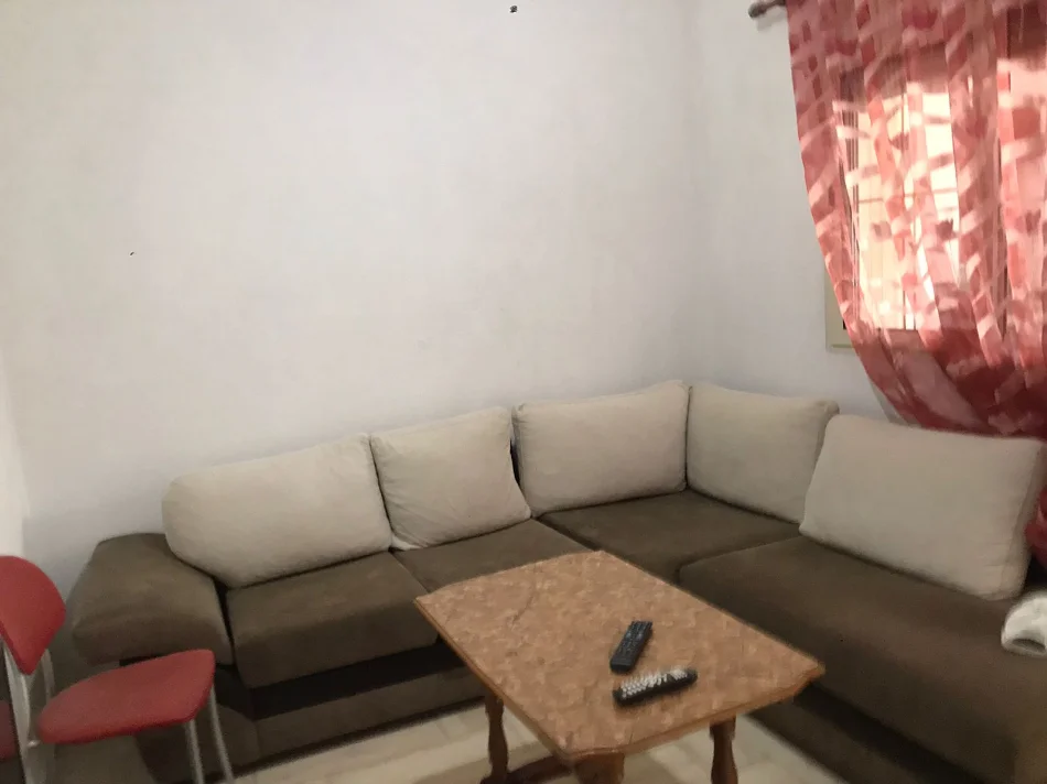 Tirane, jepet me qera apartament 1+1+Ballkon Kati 0, 48 m² 250 € (ne rrugen Ymer Beqiri Tirane.)