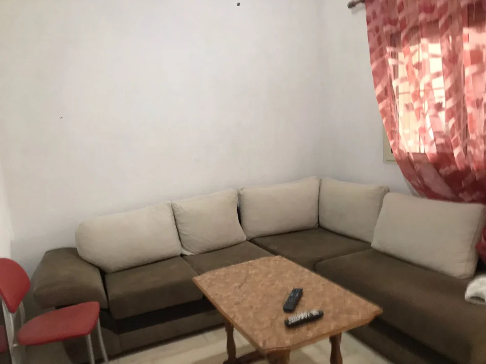 Tirane, jepet me qera shtepi 1+1+Ballkon Kati 0, 65 m² 250 € (ne rrugen Pandi Stillu Tirane.)
