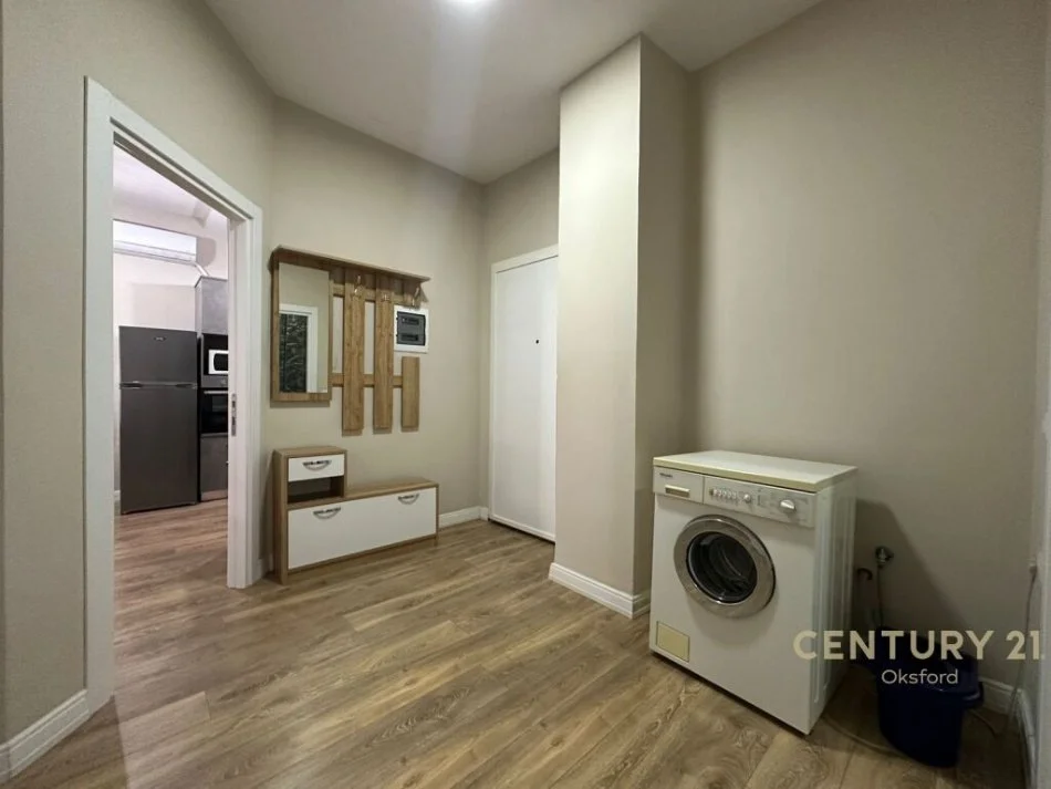 Tirane, jepet me qera apartament 2+1 , 89 m² 500 € (BULEVARDI ZHAN D'ARK!)
