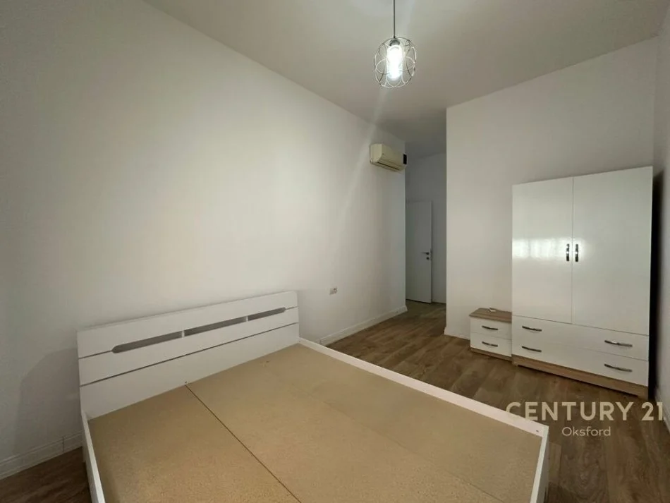 Tirane, jepet me qera apartament 2+1 , 89 m² 500 € (BULEVARDI ZHAN D'ARK!)
