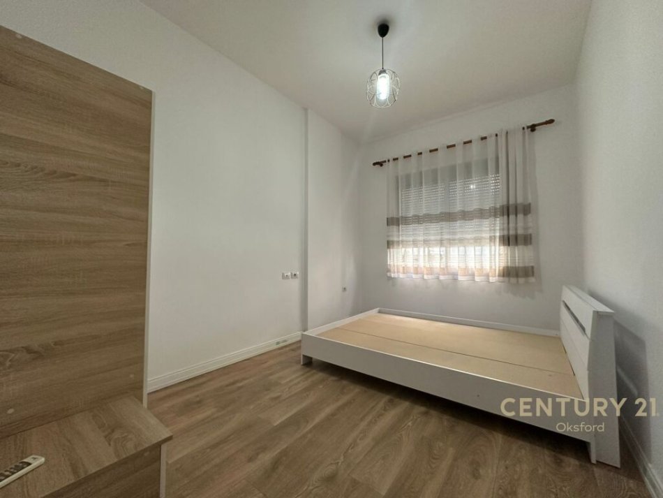 Tirane, jepet me qera apartament 2+1 , 89 m² 500 € (BULEVARDI ZHAN D&#039;ARK!)