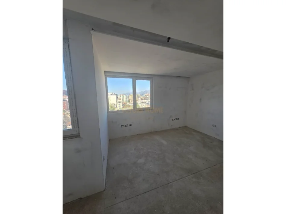 Tirane, shitet apartament 3+1 Kati 10, 129 m² 422.400 € (ISH EKSPOZITA)