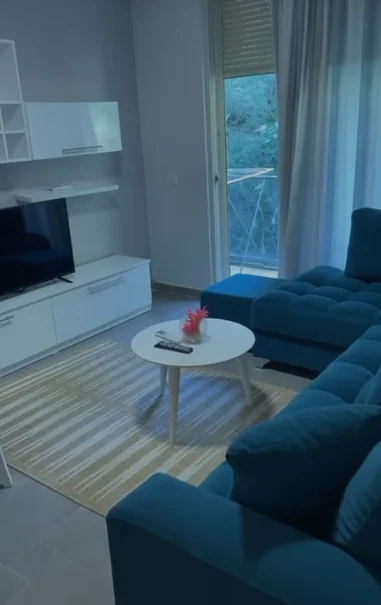 Durres, jepet me qera apartament 1+1+Aneks+Ballkon Kati 5, 65 m² 450 € (Vollga)