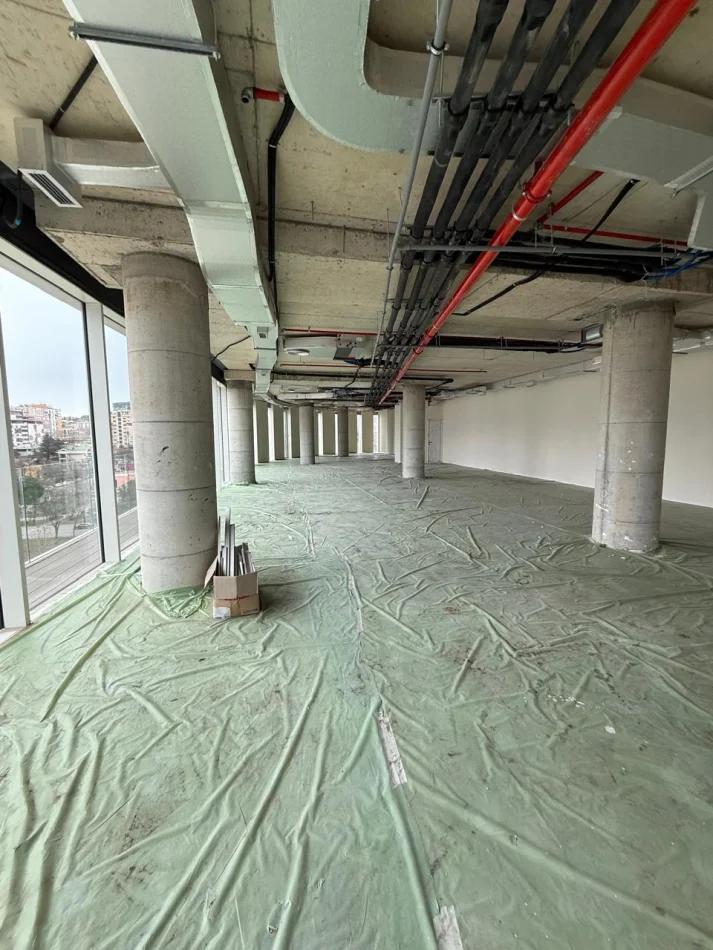 Tirane, jepet me qera zyre Kati 5, 496 m² 12.500 € (BULEVARDI ZHAN DARK)