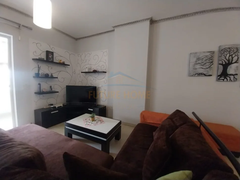 Tirane, jepet me qera apartament 2+1 Kati 6, 127 m² 600 € (ZOGU I ZI , Logos)