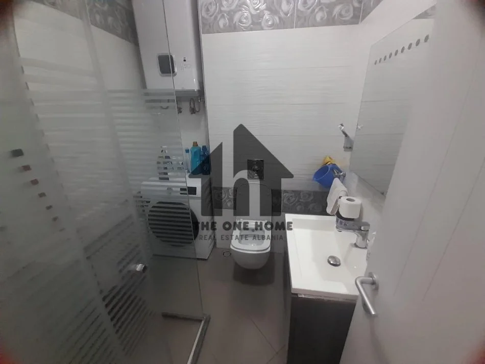 Tirane, jepet me qera apartament 2+1+Ballkon Kati 7, 99 m² 700 € (Zogu i Zi)