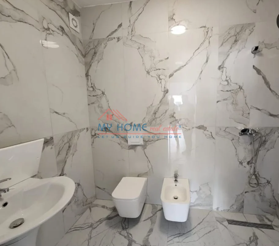 Tirane, jepet me qera zyre Kati 2, 100 m² 1.000 € (Zogu i Zi)