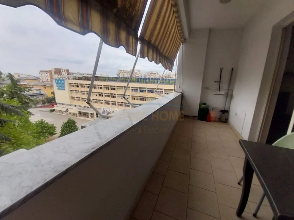 Tirane, jepet me qera apartament 2+1 Kati 6, 127 m² 600 € (ZOGU I ZI , Logos)