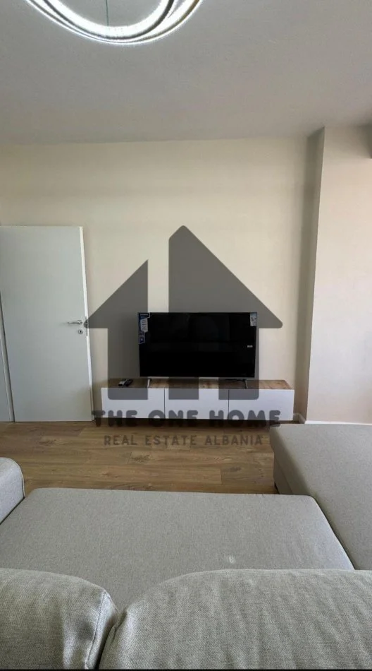 Tirane, jepet me qera apartament 1+1+Ballkon Kati 2, 70 m² 550 € (Gjimnazi Partizani)