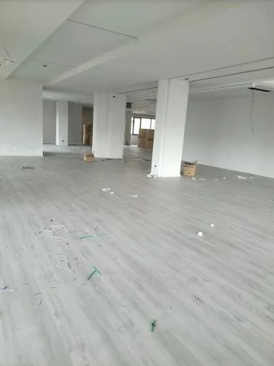 Tirane, jepet me qera ambjent biznesi Kati -1, 1.000 m² 5.000 € (21 Dhjetori)