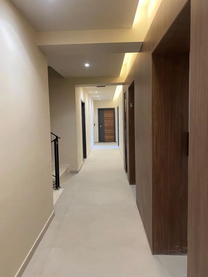 Tirane, jepet me qera zyre Kati 6, 88 m² 650 € (Myslym Shyre)