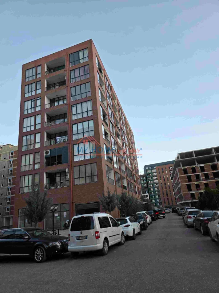 Tirane, jepet me qera zyre Kati 3, 65 m² 500 € (Bulevardi i Ri)