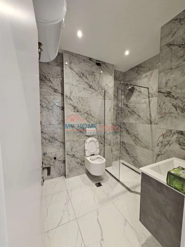 Tirane, jepet me qera ambjent biznesi Kati 2, 130 m² 850 € (Zogu i Zi)