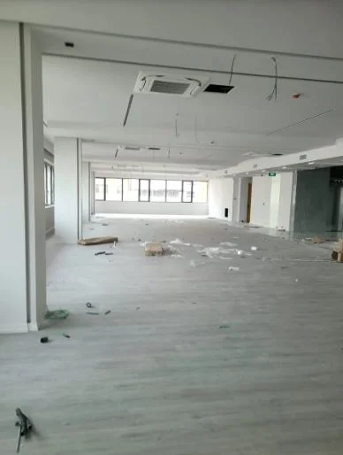 Tirane, jepet me qera ambjent biznesi Kati -1, 1.000 m² 5.000 € (21 Dhjetori)