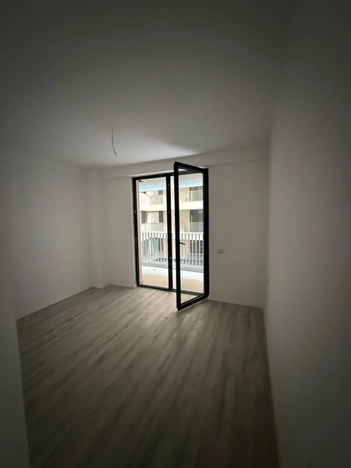 Tirane, jepet me qera zyre Kati 2, 105 m² 600 € (MINE PEZA)