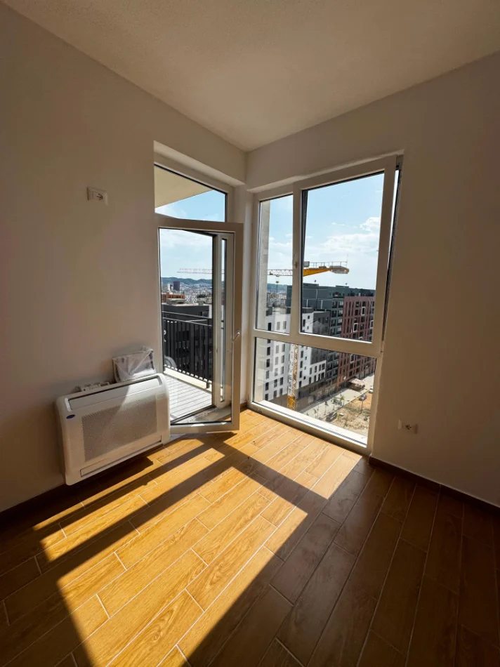 Tirane, jepet me qera zyre Kati 9, 120 m² 980 € (Bulevardi i Ri)