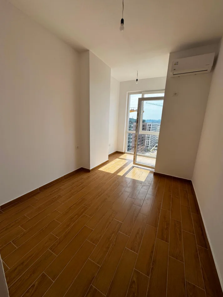 Tirane, jepet me qera zyre Kati 9, 120 m² 980 € (Bulevardi i Ri)