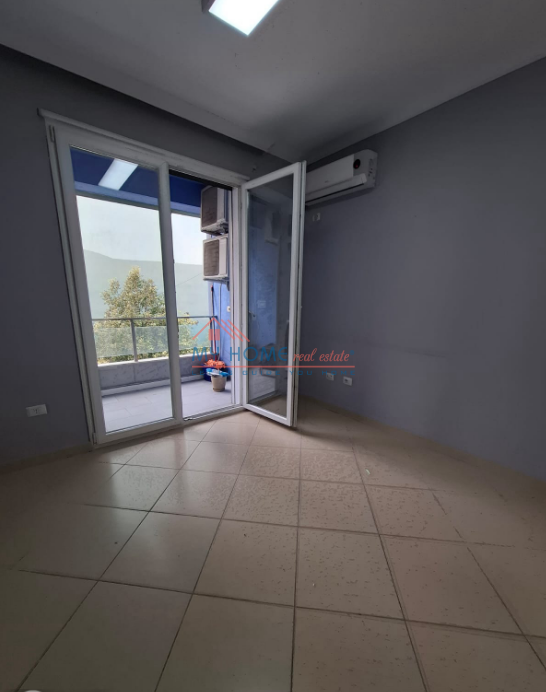 Tirane, jepet me qera zyre Kati 2, 93 m² 700 € (Rruga Jeronim de Rada)