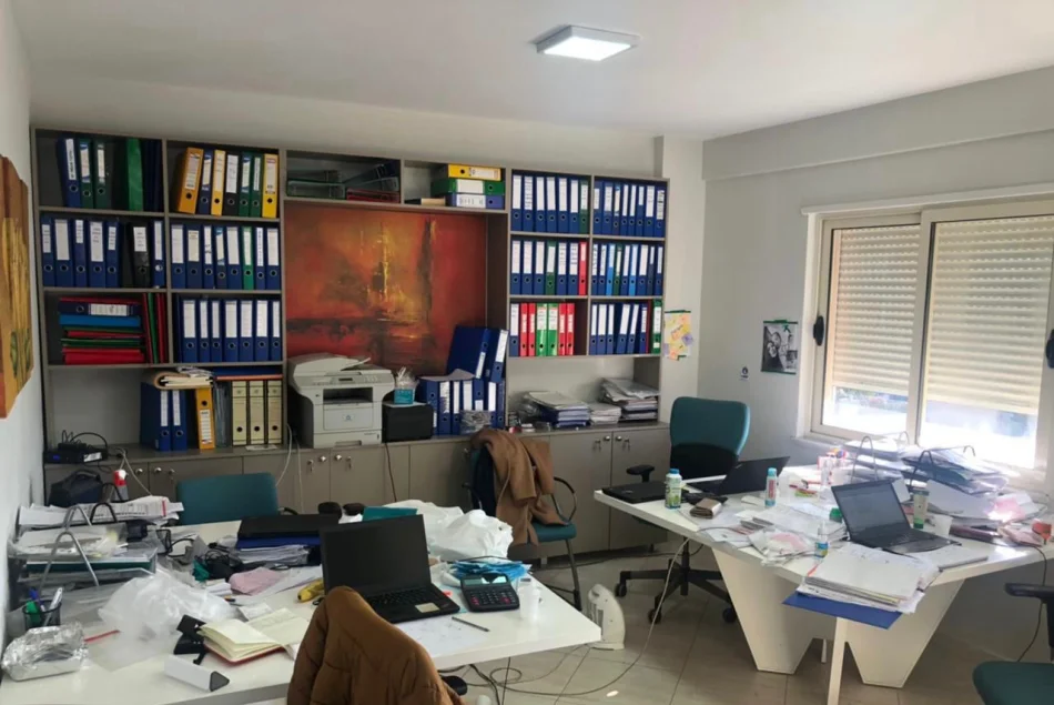 Tirane, jepet me qera zyre Kati 4, 107 m² 600 € (RRUGA JORDAN MISJA)