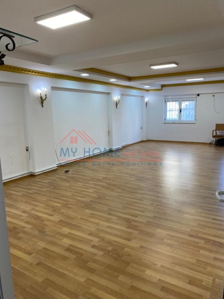 Tirane, jepet me qera zyre Kati 0, 120 m² 1.400 € (Rruga Ded Gjo Luli)