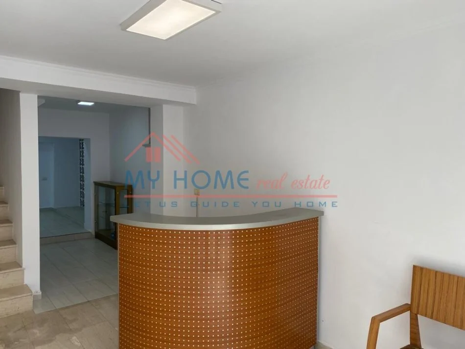 Tirane, jepet me qera zyre Kati 0, 120 m² 1.400 € (Rruga Ded Gjo Luli)