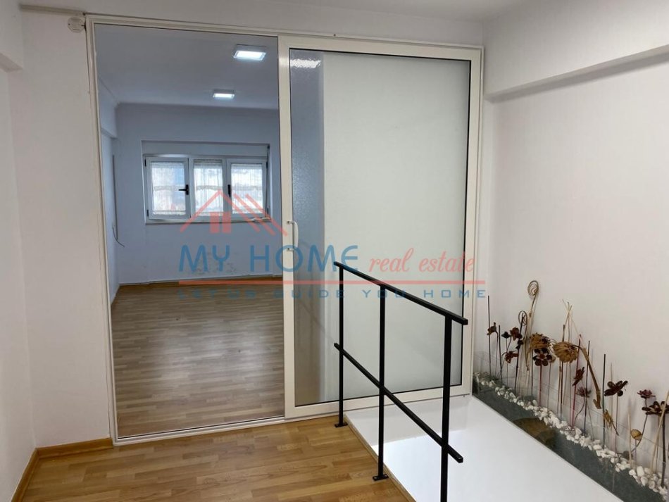Tirane, jepet me qera zyre Kati 0, 120 m² 1.400 € (Rruga Ded Gjo Luli)