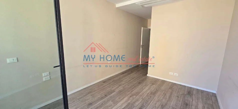 Tirane, jepet me qera zyre Kati 1, 102 m² 1.500 € (Lake View Residence)
