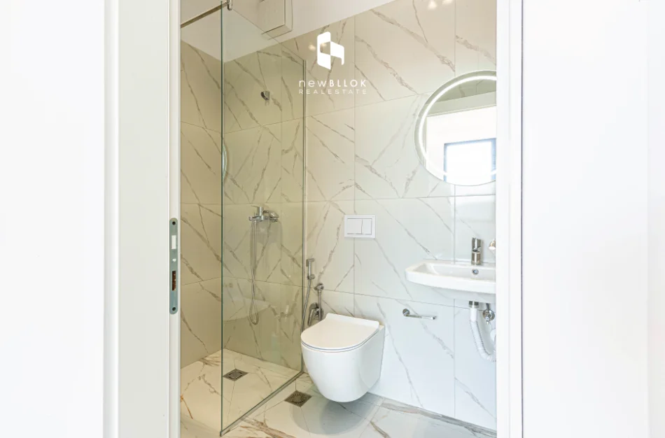 ✨️Me Qira: Elite Office 202m² ⭐️ 2 Parkime  3 WC🚾 / VERANDË - Kati 12📍 GOLDEN TOWER (MINE PEZA REZIDENCE) 🌇 2000€ NETO/Muaj 💥