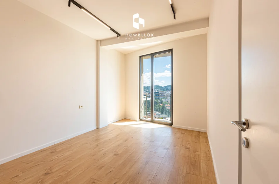 ✨️Me Qira: Elite Office 202m² ⭐️ 2 Parkime  3 WC🚾 / VERANDË - Kati 12📍 GOLDEN TOWER (MINE PEZA REZIDENCE) 🌇 2000€ NETO/Muaj 💥