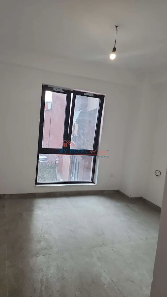Tirane, jepet me qera zyre Kati 2, 97 m² 1.300 € (Myslym Shyri)