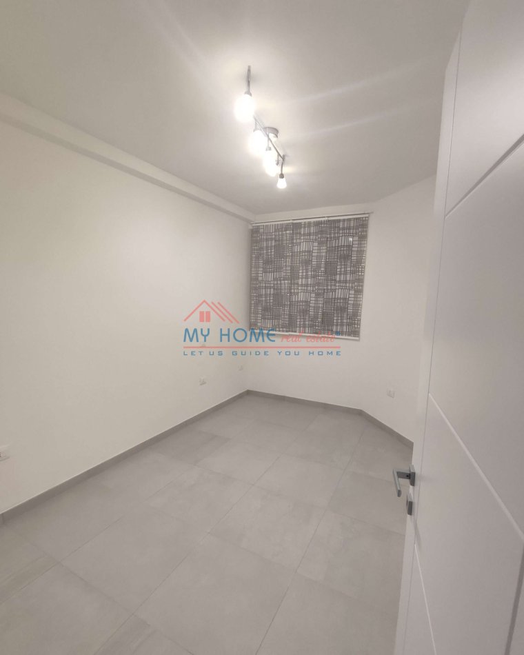 Tirane, jepet me qera zyre Kati 9, 90 m² 600 € (Myslym Shyri)