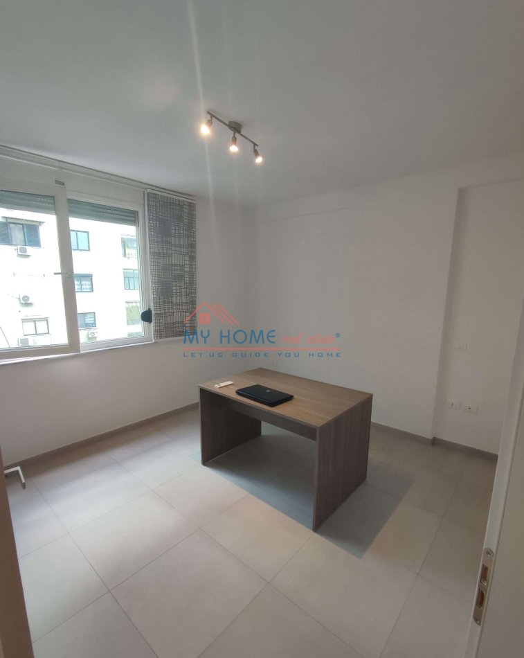 Tirane, jepet me qera zyre Kati 9, 90 m² 600 € (Myslym Shyri)