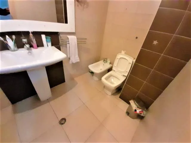 Tirane, jepet me qera zyre Kati 2, 110 m² 800 Euro (Rruga Bardhyl)