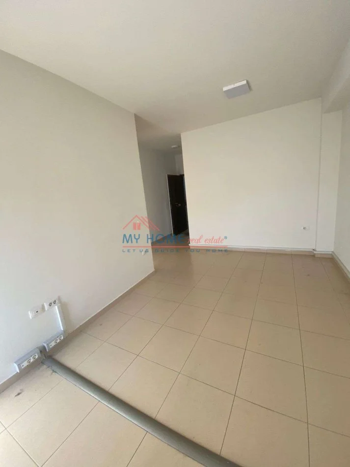 Tirane, jepet me qera zyre Kati 2, 70 m² 900 € (Rruga e Kosovareve)