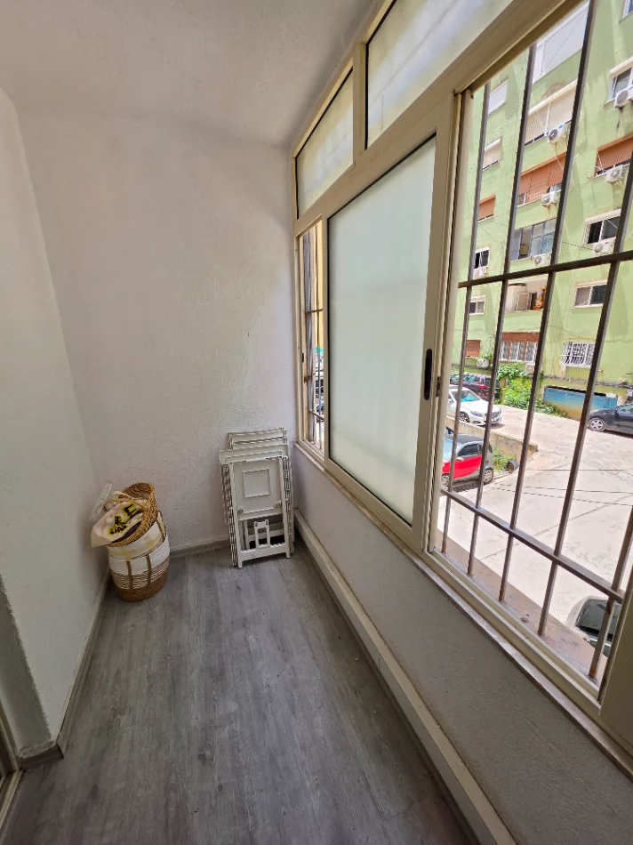● ZYRË : 110 m² Kati 1 Teknik (📍Petro Nini - Sheshi Willson ) 3 Ambiente Pune🌐 3 AC, I Mobiluar për ZYRË 😲 1000€ NETO/Muaj 🔥