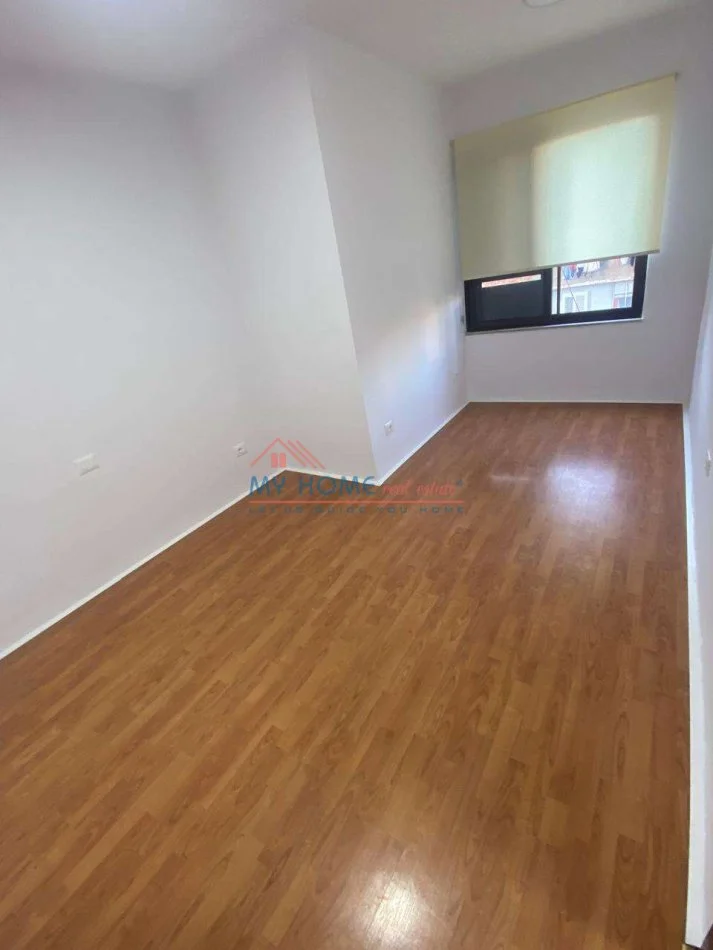 Tirane, jepet me qera zyre Kati 4, 120 m² 1.500 € 