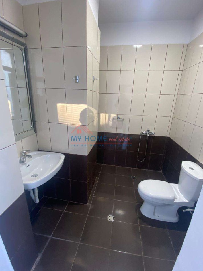 Tirane, jepet me qera zyre Kati 4, 120 m² 1.500 € (Sheshi Willson)