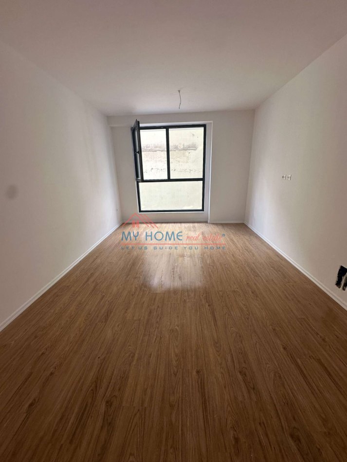 Tirane, jepet me qera zyre Kati 1, 68 m² 550 € (Rruga Jordan Misja)
