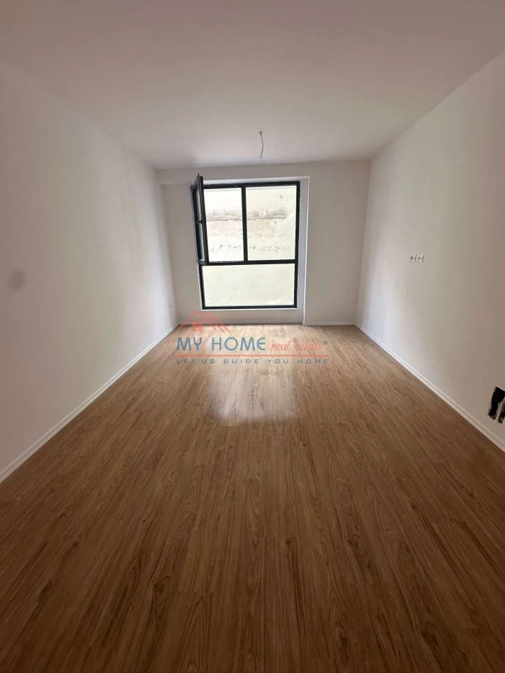 Tirane, jepet me qera zyre Kati 1, 68 m² 550 € (Rruga Jordan Misja)