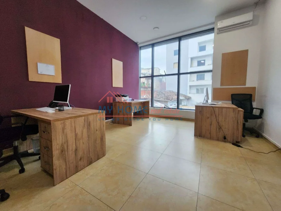 Tirane, jepet me qera zyre Kati 2, 40 m² 400 € (Myslym Shyri)