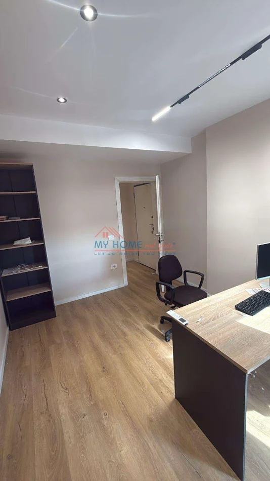 Tirane, jepet me qera ambjent biznesi Kati 7, 85 m² 700 € (Rruga Dritan Hoxha)