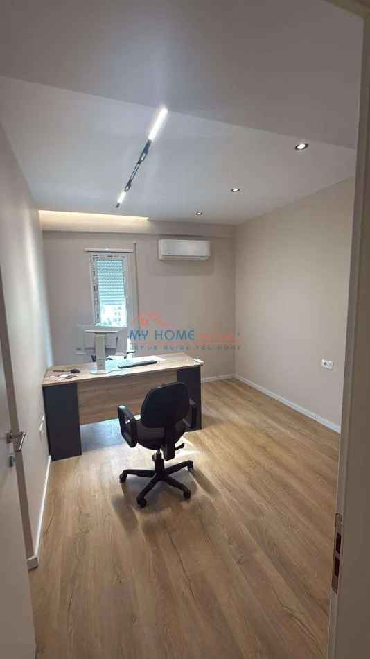 Tirane, jepet me qera ambjent biznesi Kati 7, 85 m² 700 € (Rruga Dritan Hoxha)